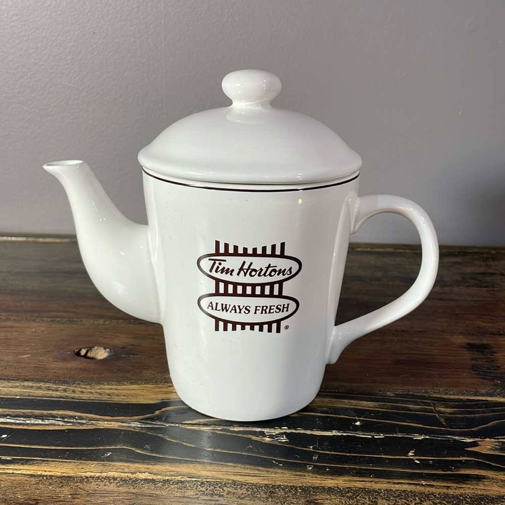 Tim Hortons teapot - English and French.  Classic design.  perfect for one! Cute